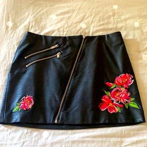 H&M Black Faux Leather Mini Skirt Size 12